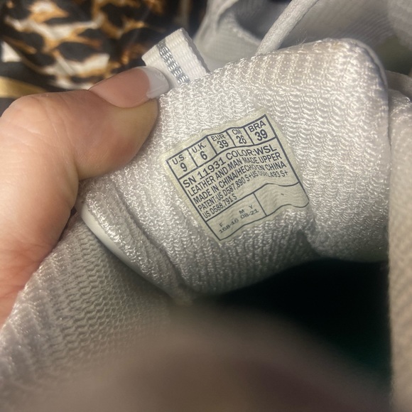 NWOT SKECHERS D’LITES FRESH START SNEAKER - Picture 12 of 14